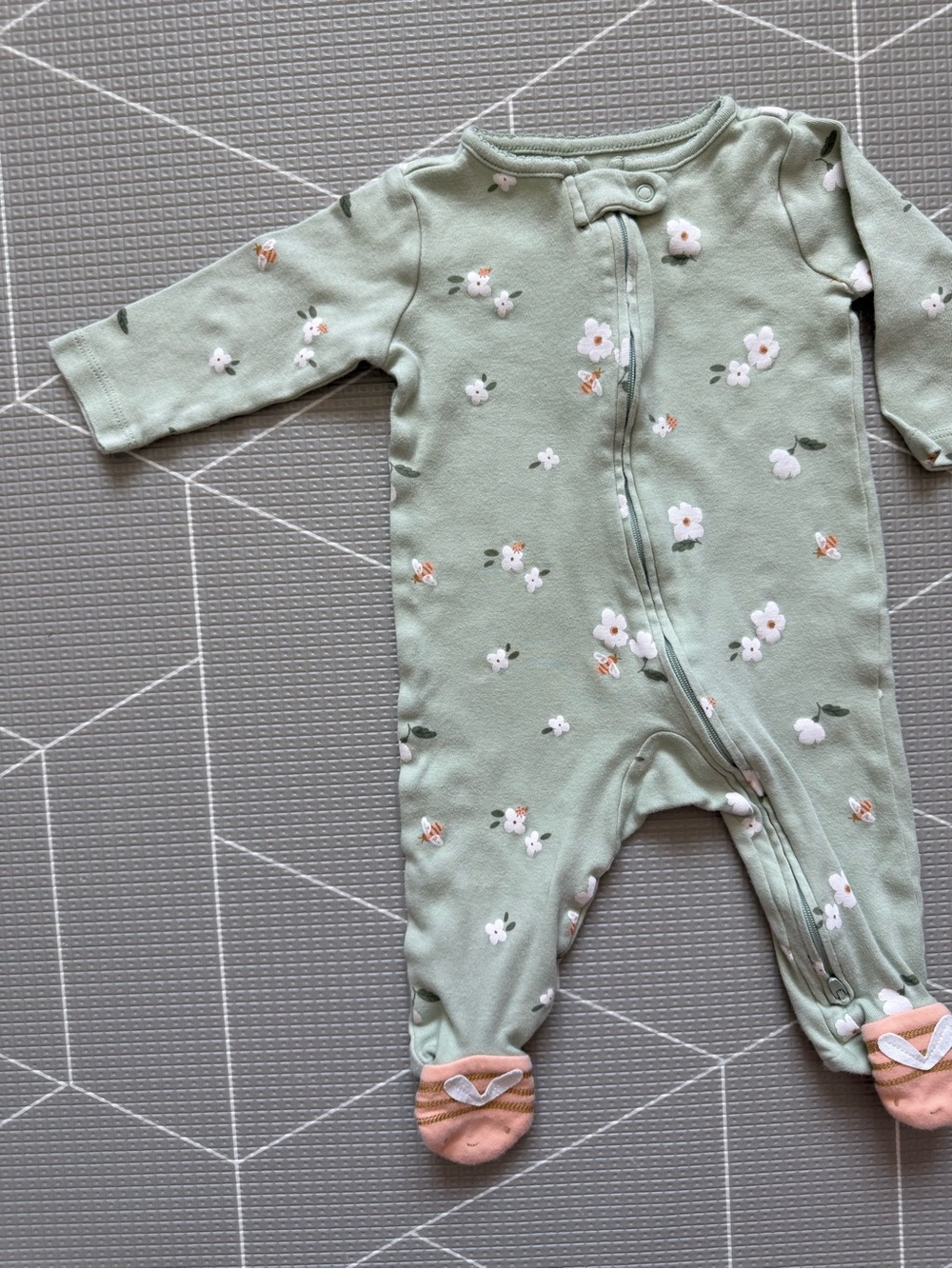 Carters|Baby girl Sage green ditsy Floral One-Piece Footed Sleeper,cotton•••6M